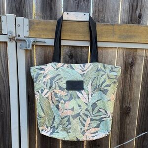 ALOHA Collection Tropical Leaf Tote - Green and Black